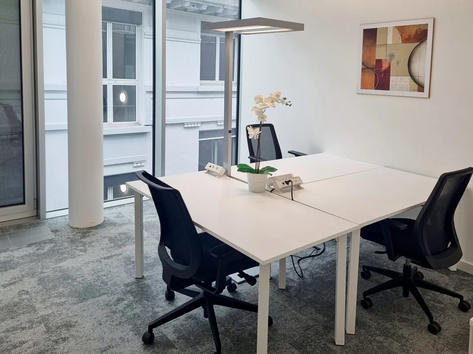 Büro für 3 Personen bei Regus City Flon