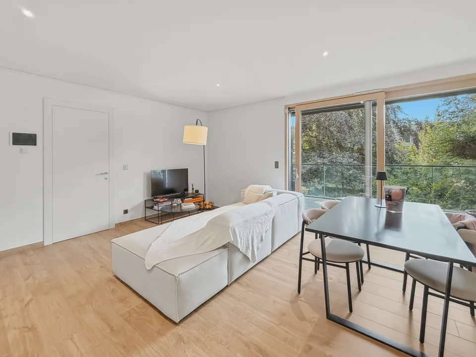 Sehr selten - Hochwertige Wohnung in Cologny - Terrasse und Parkplatz