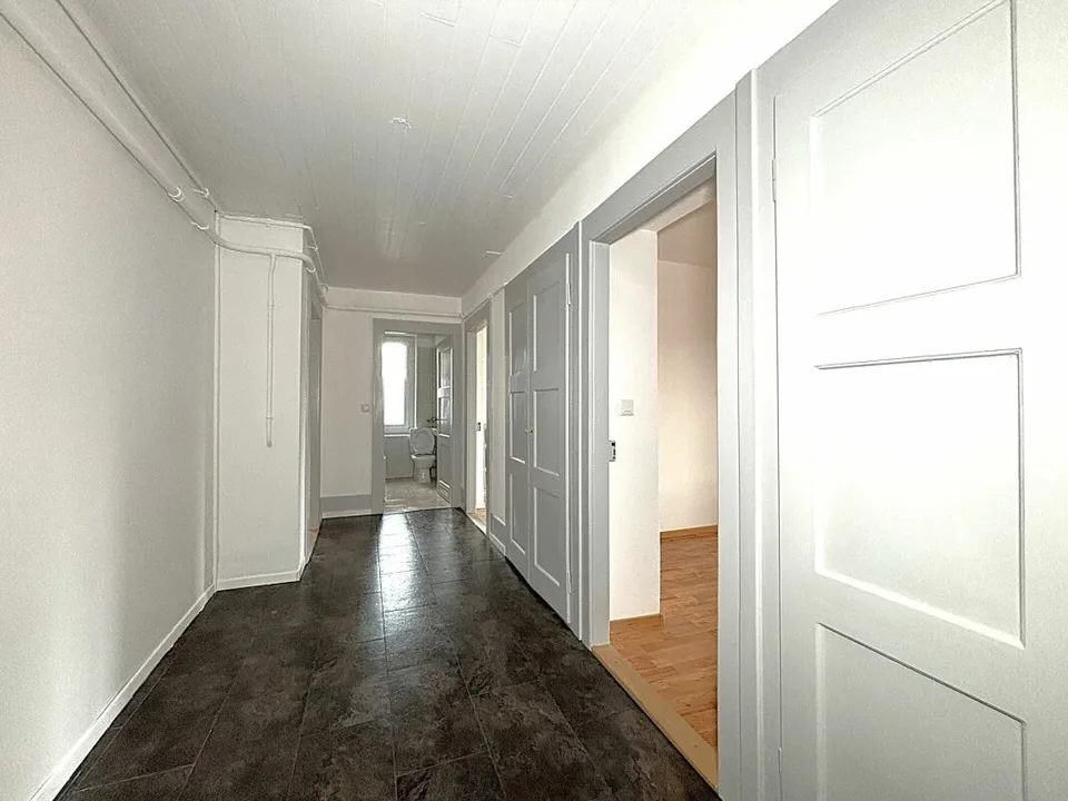 Delizioso appartamento di 3 locali al 1° piano con balcone – foto 7 di 7