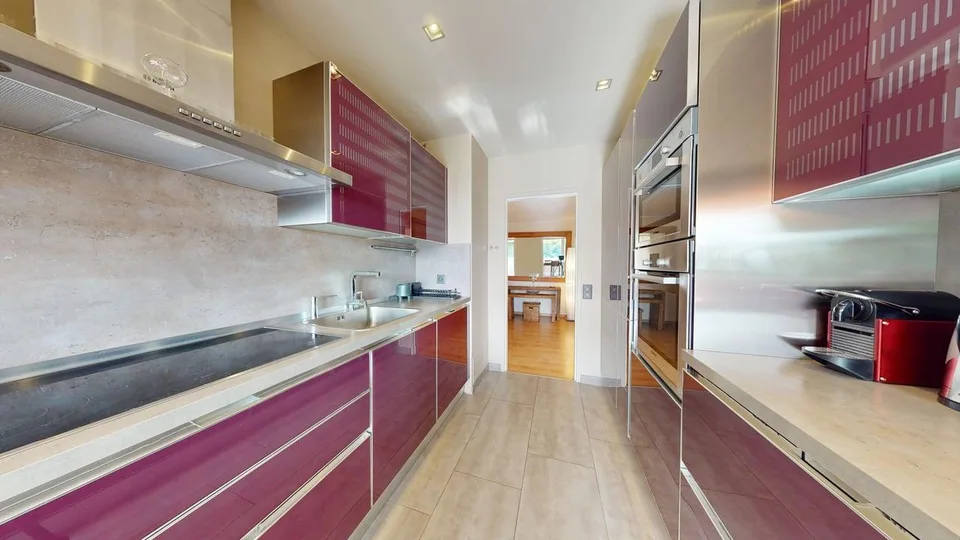 Meraviglioso appartamento di 4 camere con 3 balconi – Route de Frontenex 114, Ginevra!