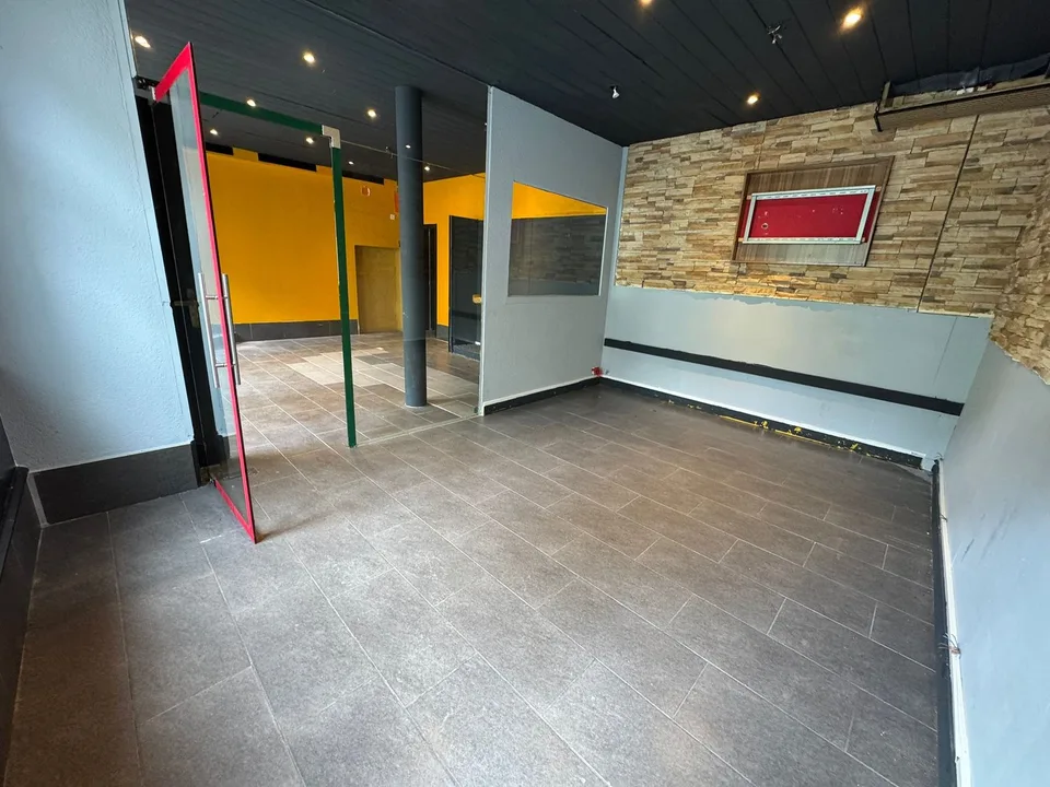 Charmant espace de restauration ou commercial en plein centre de St-Gallen