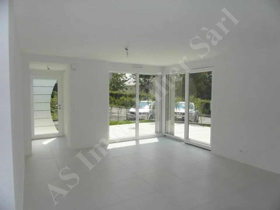 Prachtvolle 2.5-Zimmer-Wohnung mit 56 M2 und Terrasse