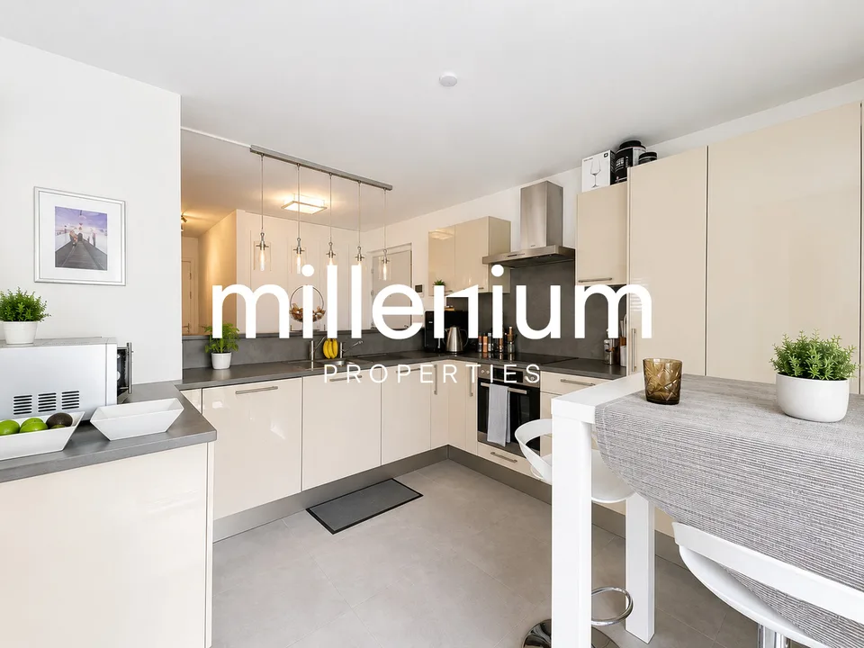 Prächtige möblierte 4-Zimmer-Wohnung mit Terrasse