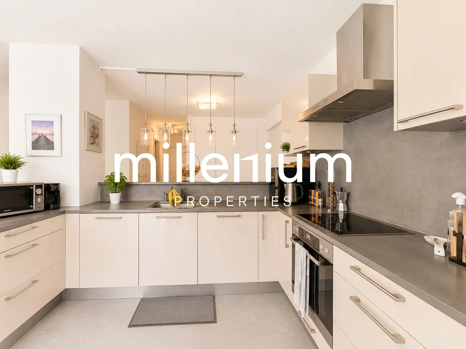 Prächtige möblierte 4-Zimmer-Wohnung mit Terrasse