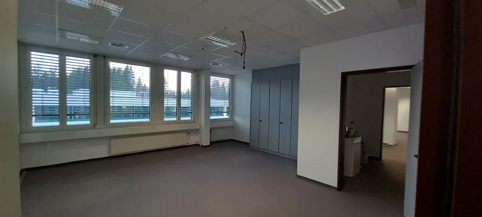 Uffici spaziosi in affitto nel cuore di La Chaux-de-Fonds – foto 7 di 7