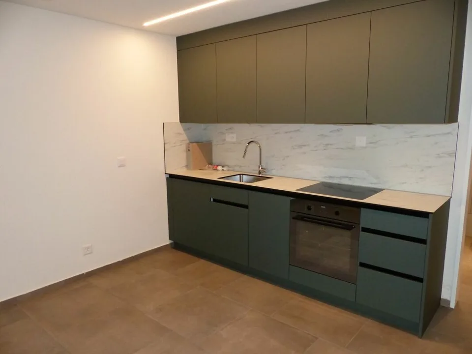 1 stanza ufficio hobby con cucina e bagno