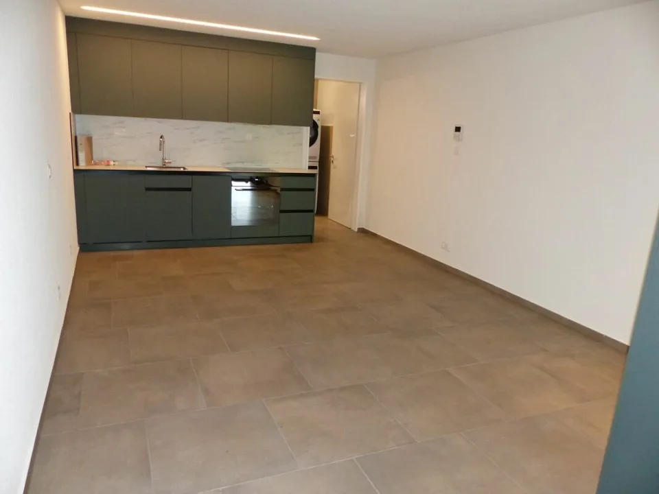 1 stanza ufficio hobby con cucina e bagno
