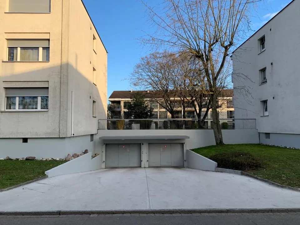 Einstellhallenpllatz zu vermieten - Erste drei Monate mietzinsfrei