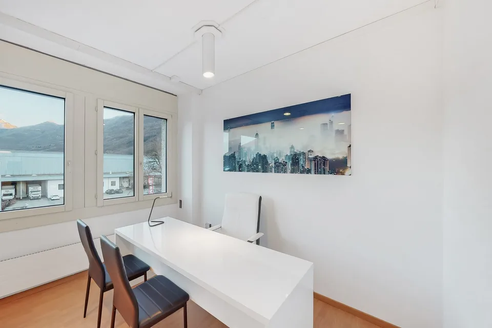 Geräumiges Büro von 358 m2 - Ideal für dynamische Unternehmen