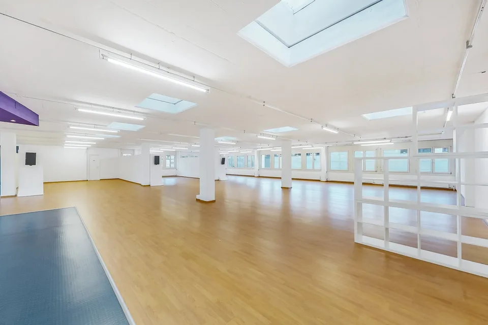 Geräumiges Büro von 358 m2 - Ideal für dynamische Unternehmen