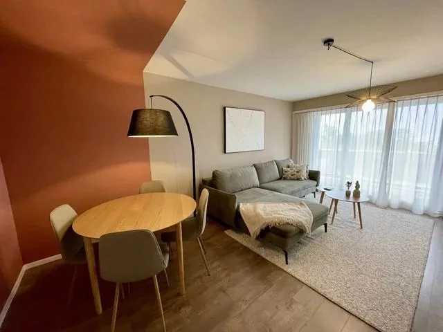 Appartement meublé de 2.5 pièces au 4ème étage.