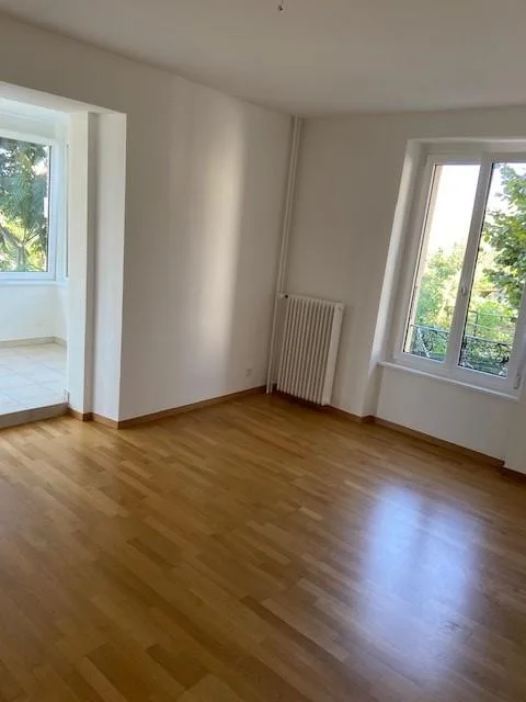 Wohnung 3,5 Zimmer in kleinem Gebäude