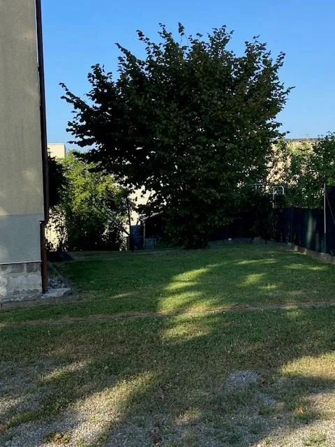 Wohnung 3,5 Zimmer in kleinem Gebäude