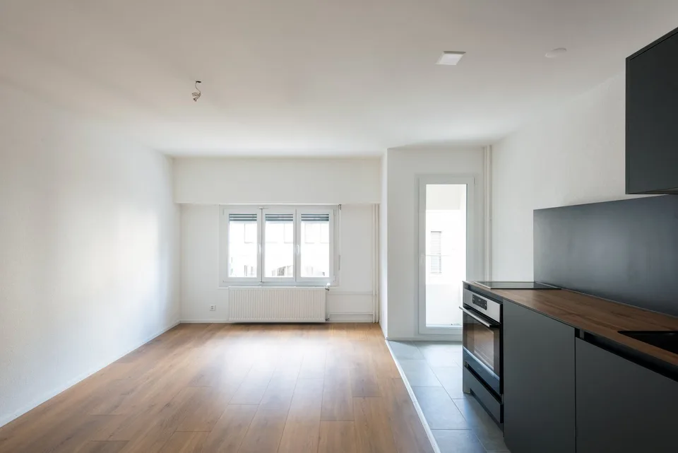 Einzelzimmerwohnung im Zentrum, 1,2 km von der Unine entfernt