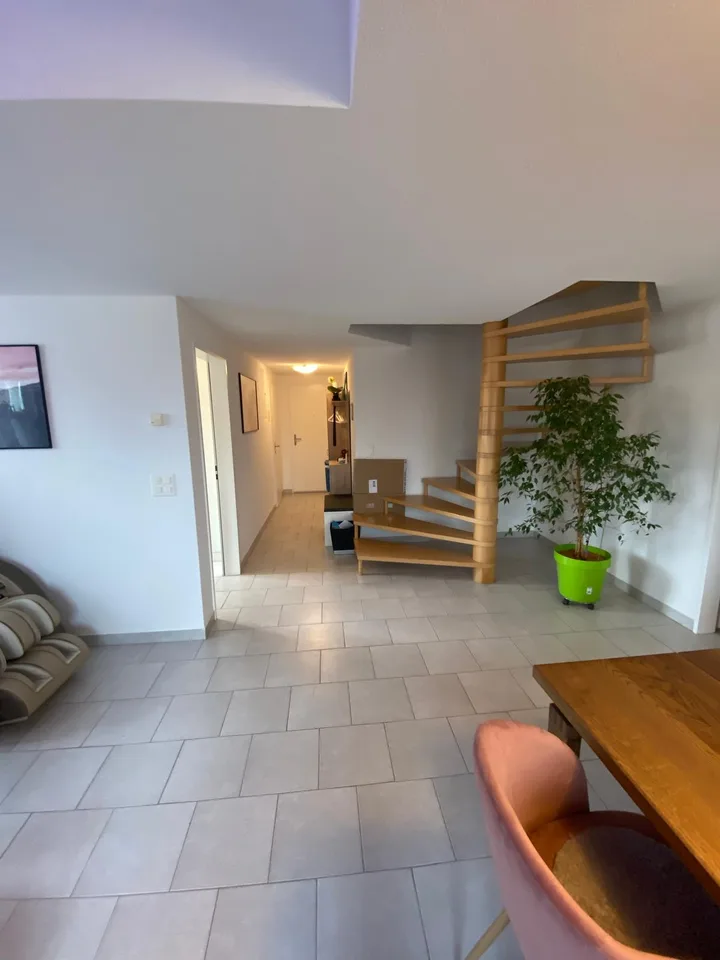 Modern 4.5-room apartment with balcony in Egnach