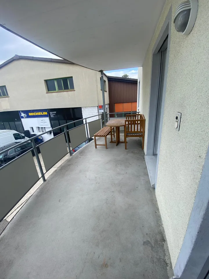 Modern 4.5-room apartment with balcony in Egnach