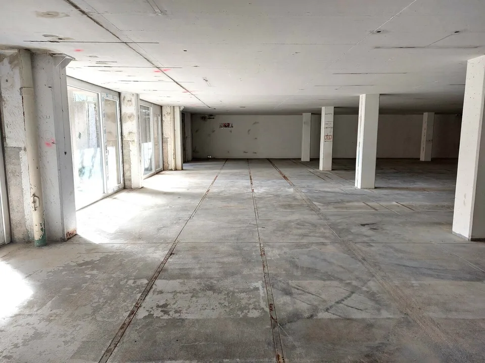 Atelier/bureau de 150 m2 sur mesure - Proche commodités et transports