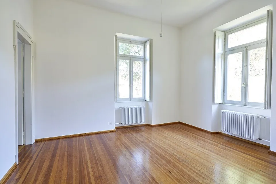 MENDRISIO BUREAU DE 180 M² DANS VILLA