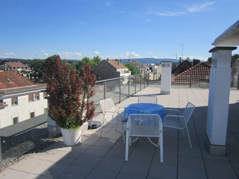 MODERN ATTIC BUSINESS APARTMENT  quiet,central & roof-deck & magnificent panoramic view
