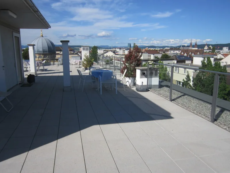 MODERN ATTIC BUSINESS APARTMENT  quiet,central & roof-deck & magnificent panoramic view