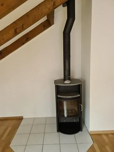 Dachwohnung mit gedecktem Balkon Nähe Gartenschwimmbad – Foto 11 von 13