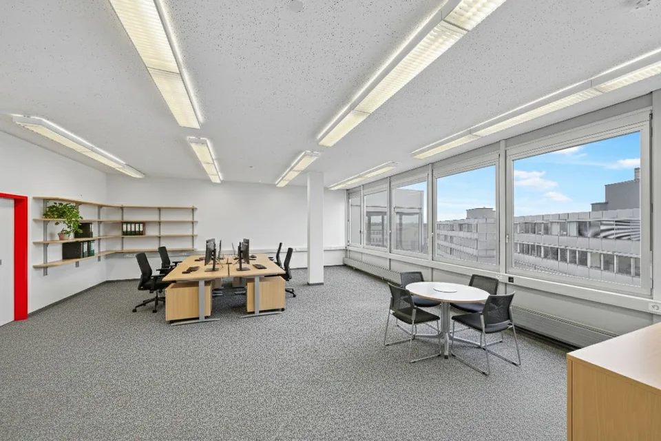Elegante spazio ufficio alto sopra Glattbrugg!