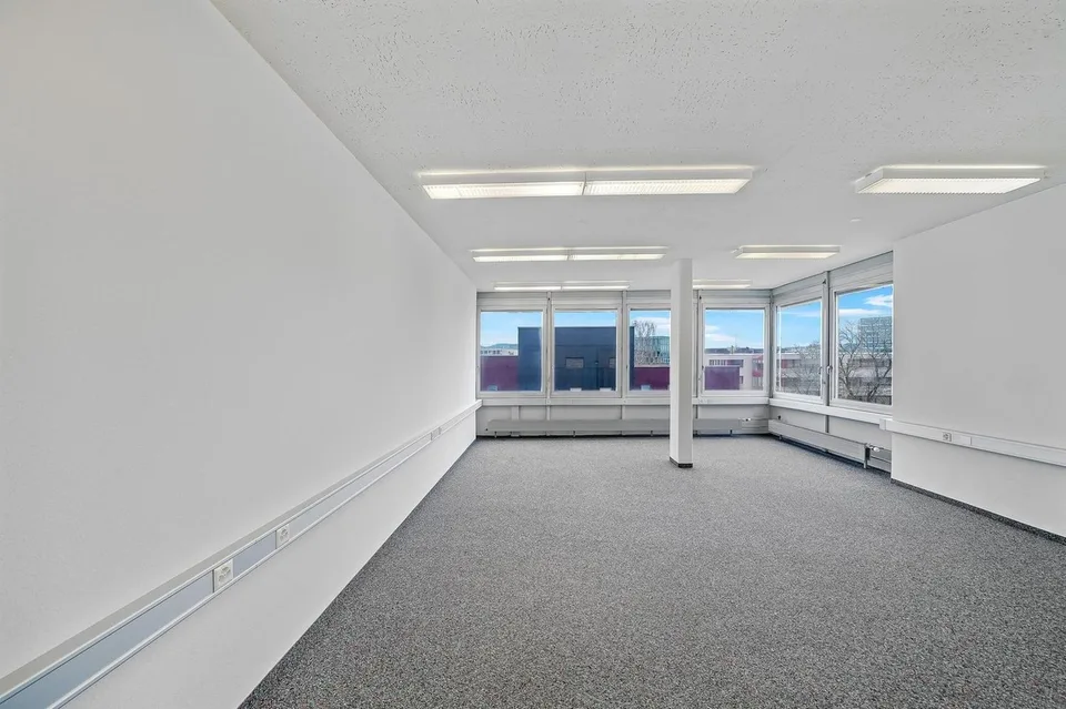 "Schicke Bürofläche hoch über Glattbrugg!" – Foto 7 von 15