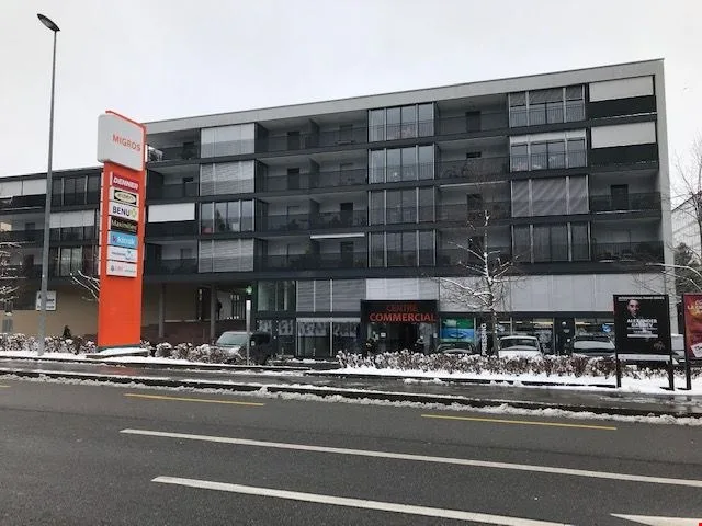 In affitto superficie commerciale di 61m2