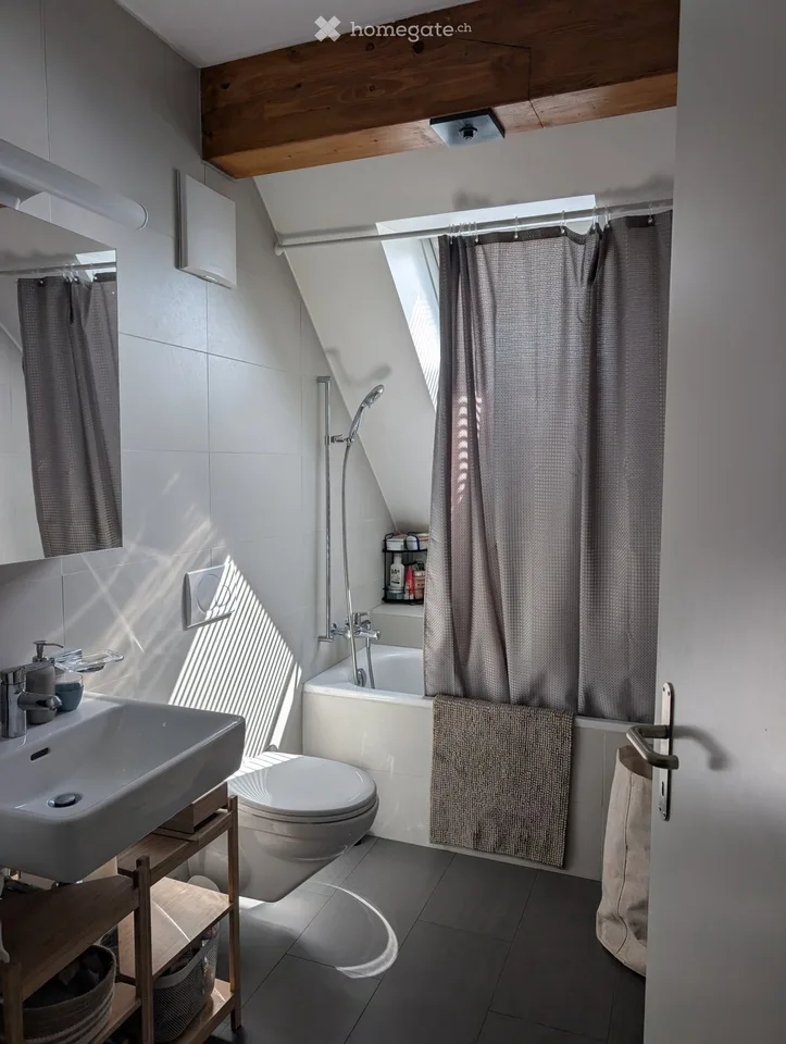 Wohnung mit 4.5 Zimmern im Herzen von Rolle