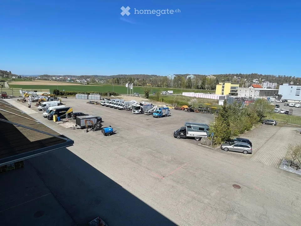 Spazi di magazzino e ufficio in affitto - posizione attraente vicino a Zurigo / Aeroporto