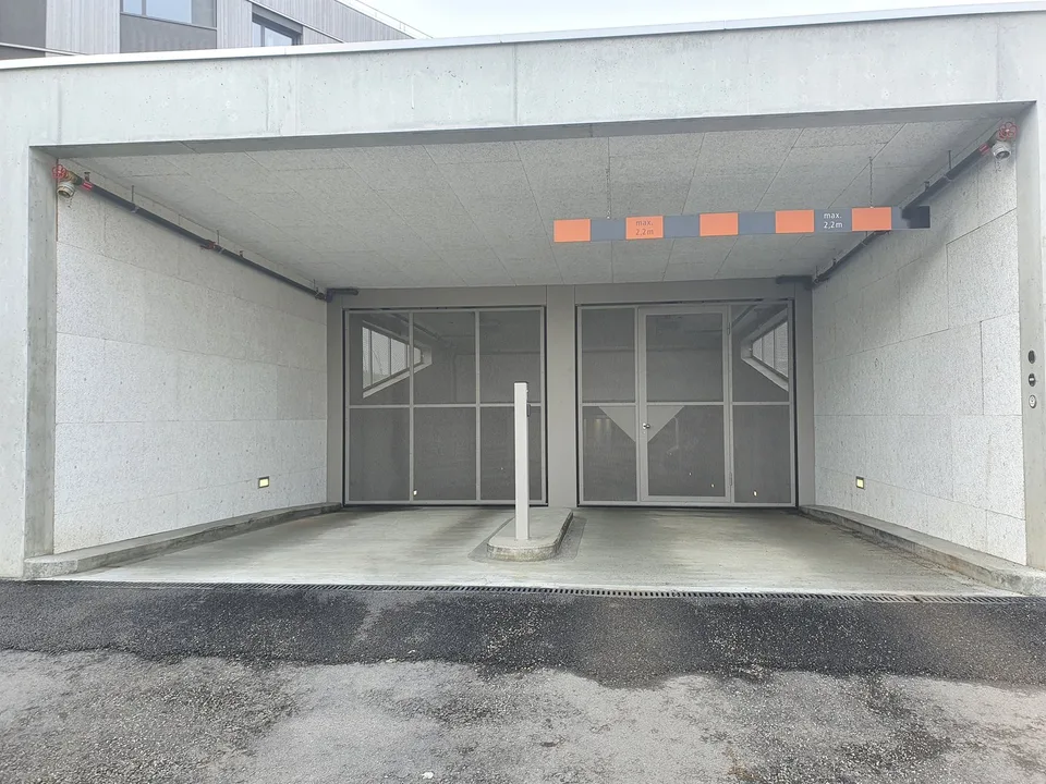 Suchen Sie einen Einstellhallenplatz für Ihr Elektroauto?
