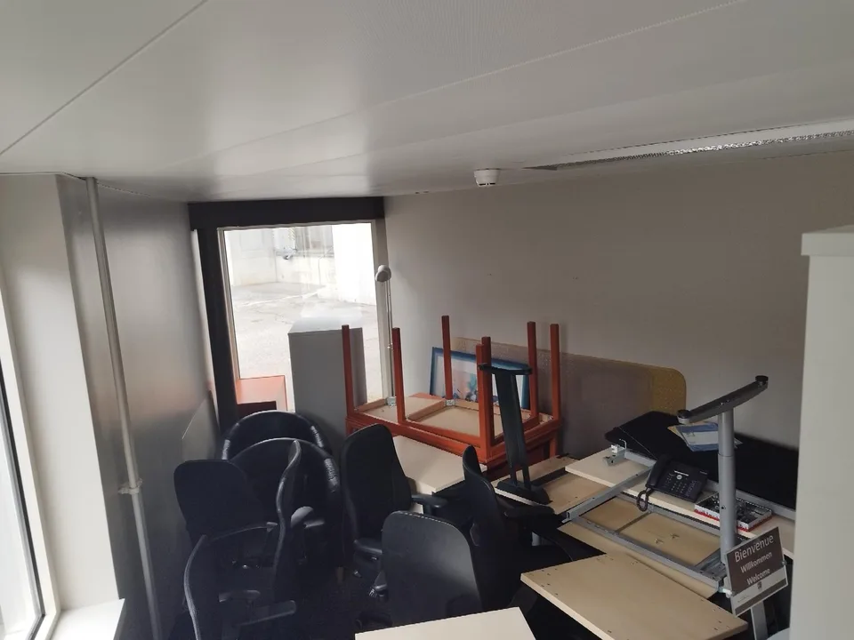Büros von 210m2 im Erdgeschoss & 1. Stock mit 4 Parkplätzen – Foto 13 von 13