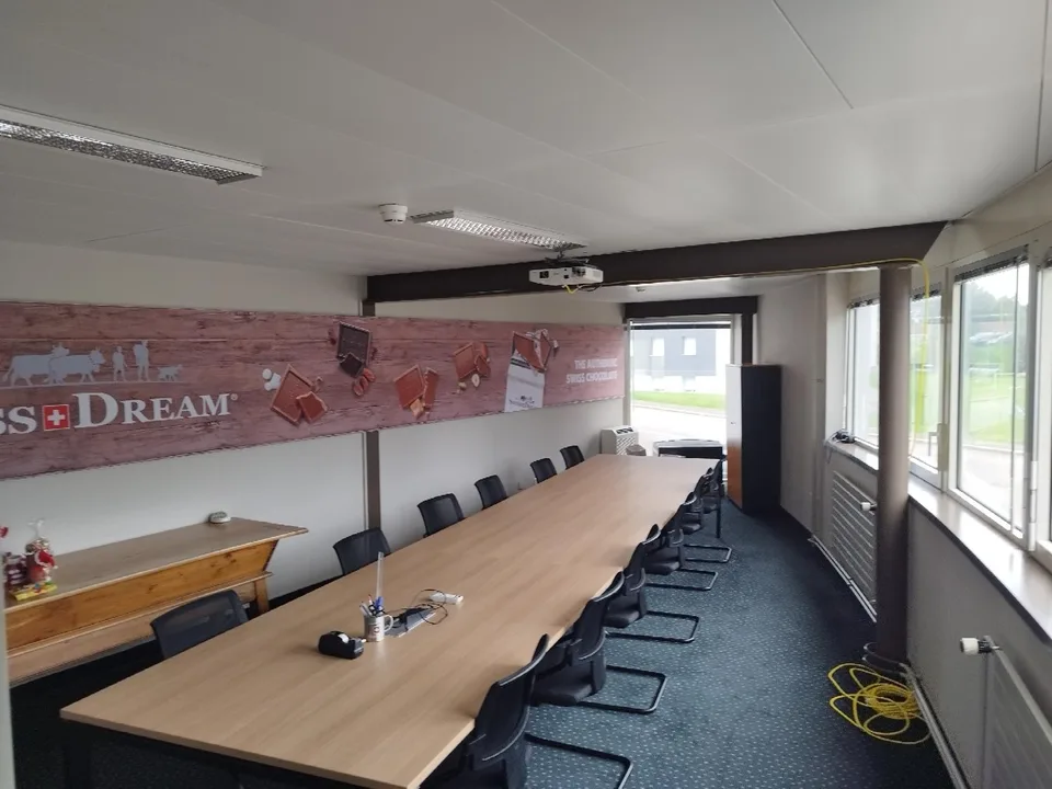 Bureaux de 210m2 au Rez & 1er avec 4 places de parc