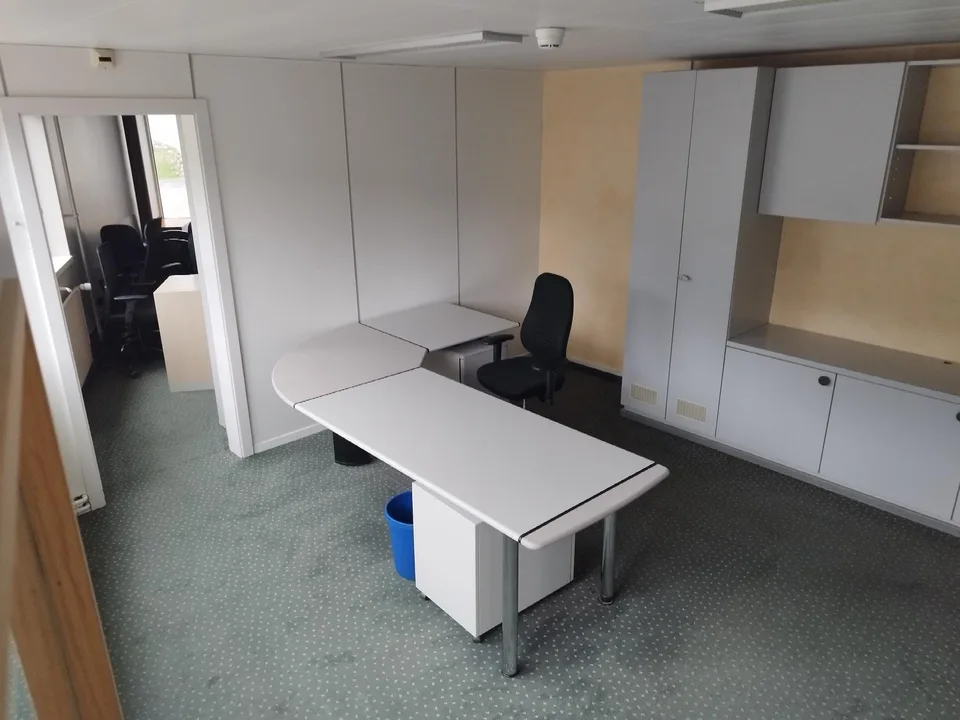 Bureaux de 210m2 au Rez & 1er avec 4 places de parc
