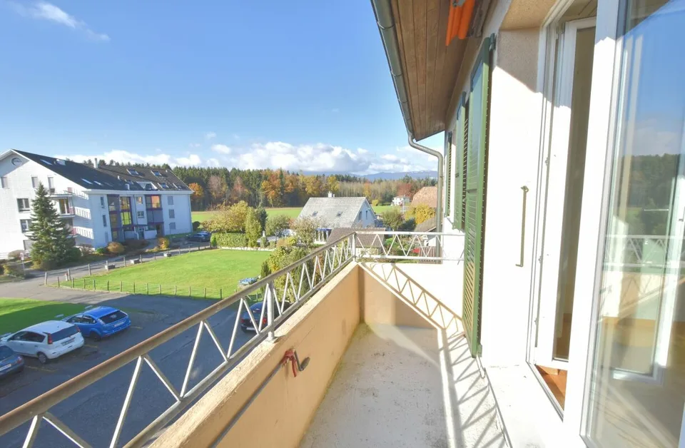 Sonnige & helle Wohnung mit Balkon an ruhiger Lage