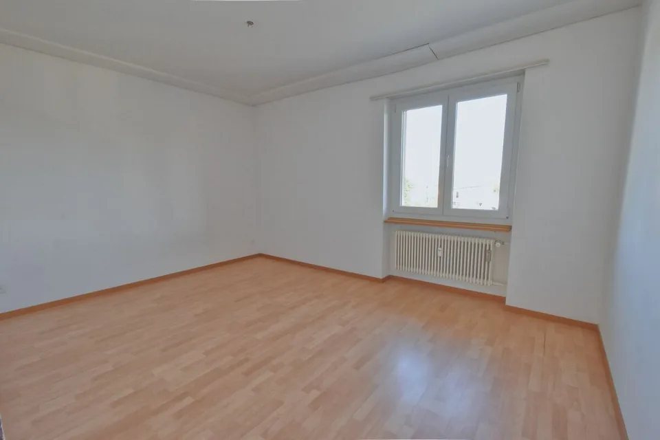 Sonnige & helle Wohnung mit Balkon an ruhiger Lage