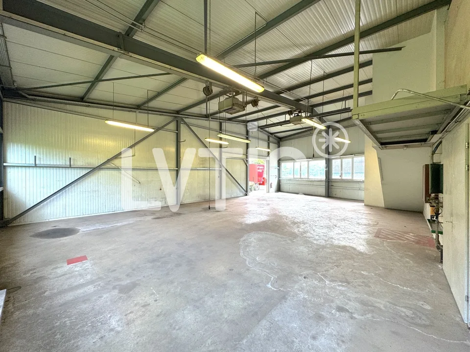 Piccolo edificio indipendente, laboratorio di 286 m2 in affitto a Domdidier
