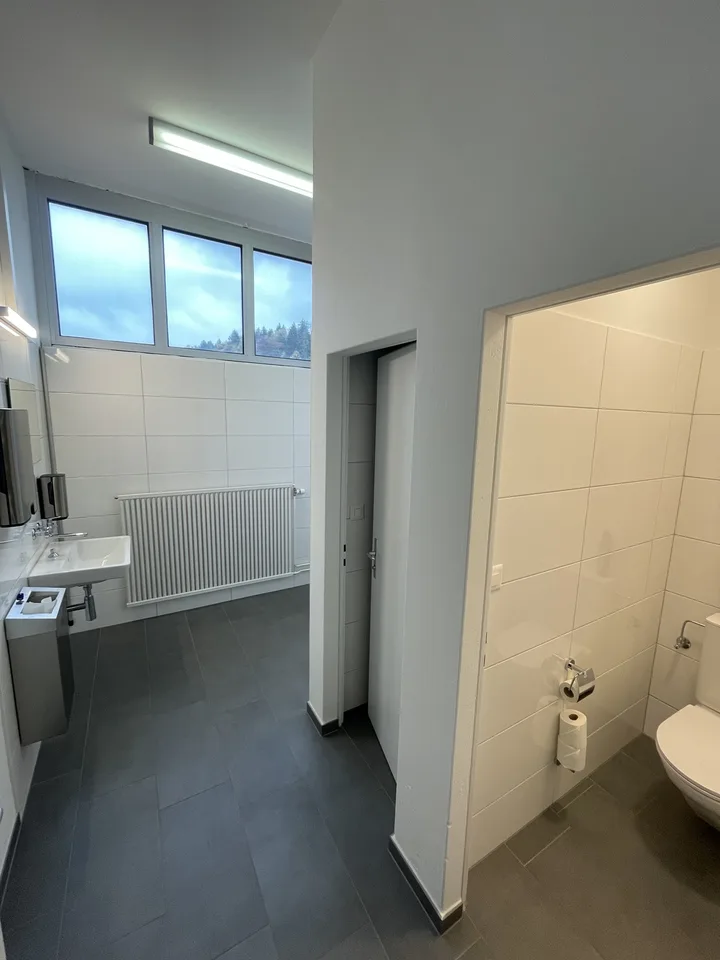 Büro- und Lagerräumlichkeiten zu vermieten – Foto 7 von 11