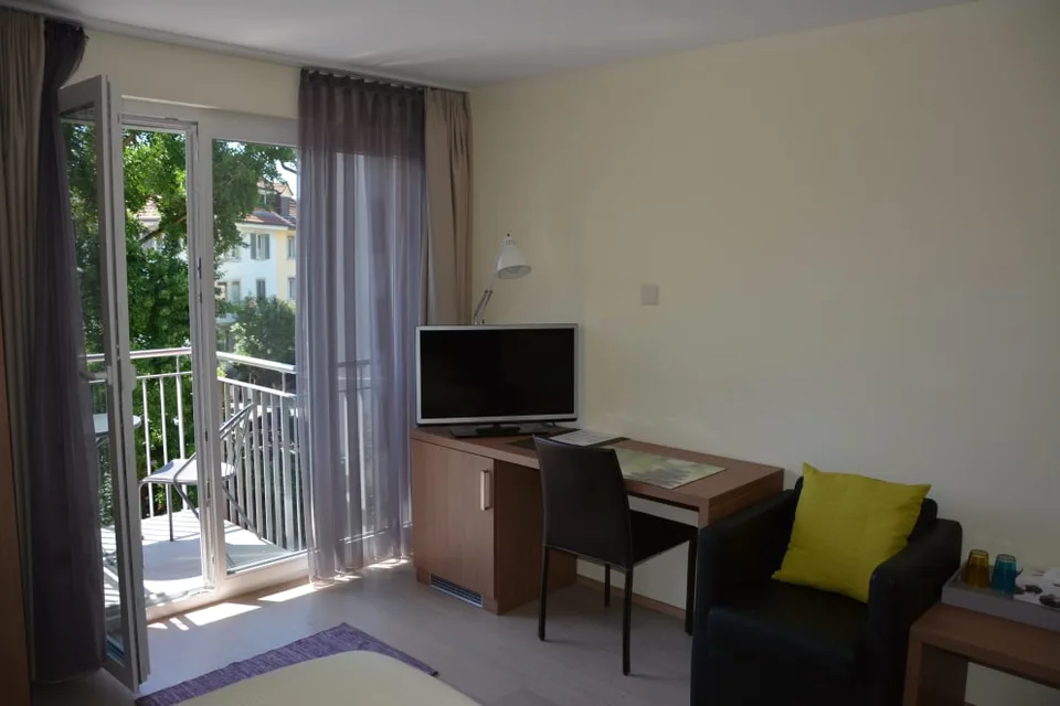 Moderne Studiozimmer für Langzeitaufenthalte - zentral in Winterthur-Veltheim gelegen