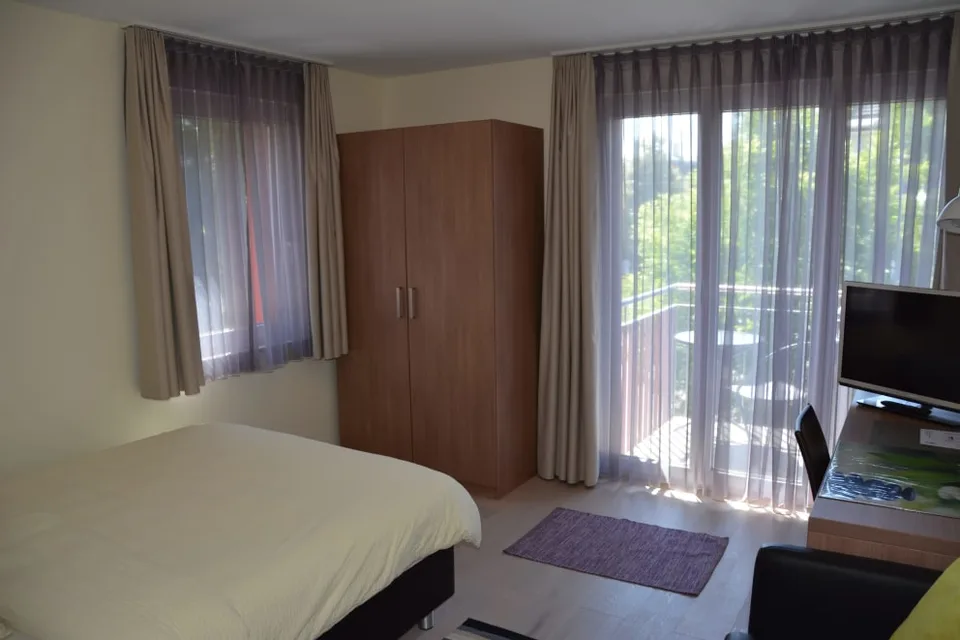 Moderne Studiozimmer für Langzeitaufenthalte - zentral in Winterthur-Veltheim gelegen
