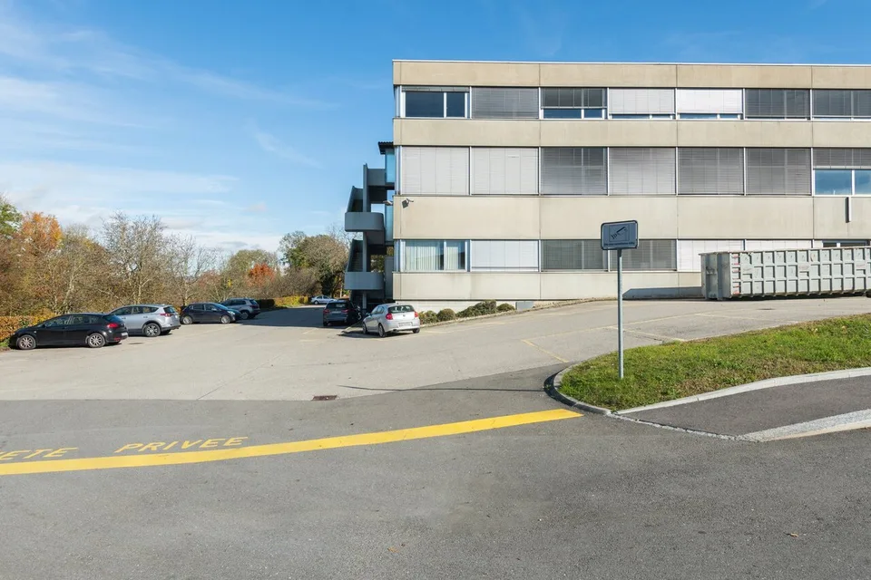Atelier dès 500 m² à louer - 1er étage - Dépôt / atelier