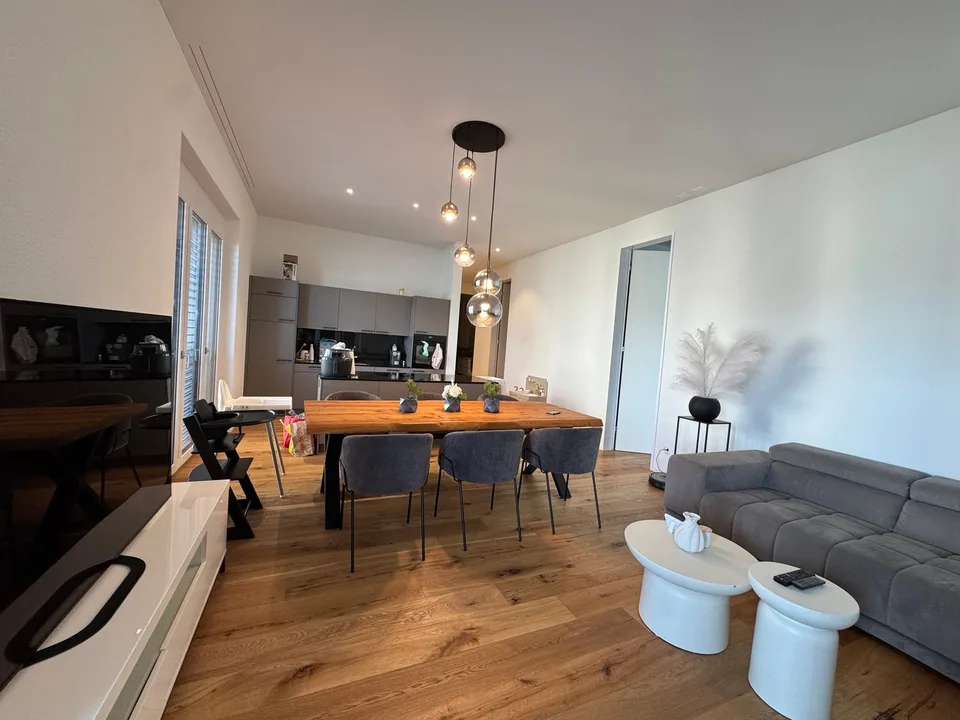 Appartamento moderno di 4,5 locali con balcone a Berg TG