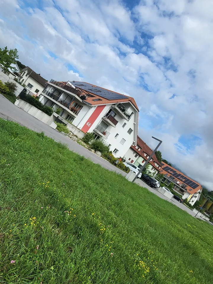 3.5 Zi Wohnung zt im Dach mit viel Charme