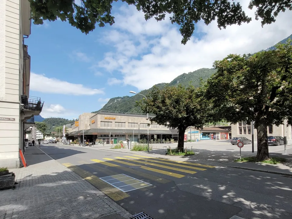 Büro oder Praxis direkt beim Bahnhof Glarus