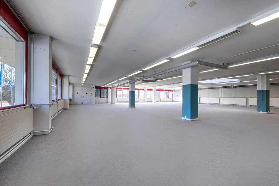 800 m² Gewerbefläche an bester Sichtlage - Laden, Showroom oder Büro – Foto 7 von 10