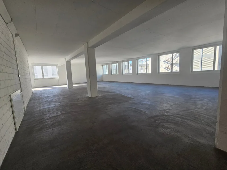Il tuo spazio, il tuo concetto: 140 m² di costruzione di alta qualità in posizione ideale