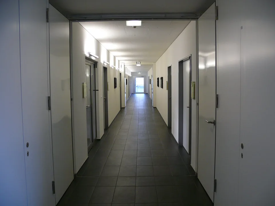Bureau au cœur de Spreitenbach dans un immeuble bien entretenu à un emplacement excellent