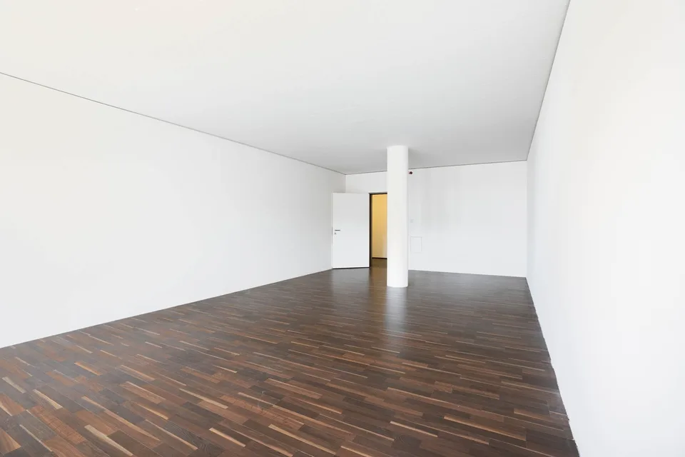 Bureau au cœur de Spreitenbach dans un immeuble bien entretenu à un emplacement excellent