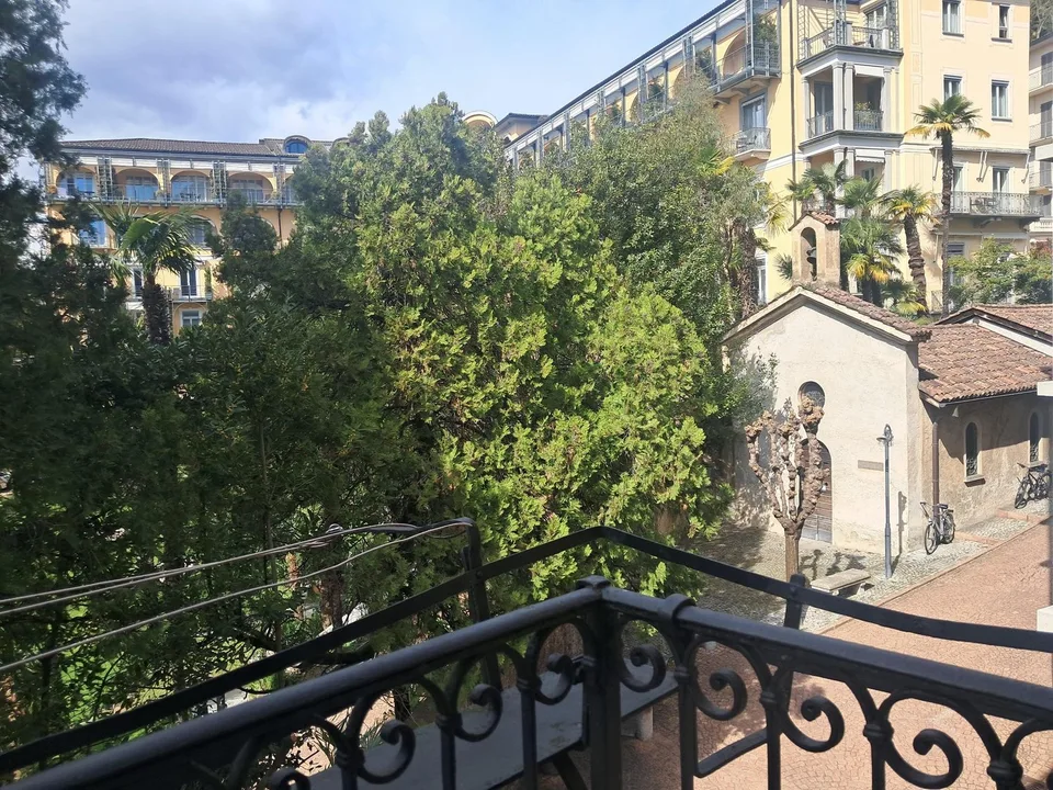 Moderno appartamento arredato di 2.5 locali a due passi dal lago