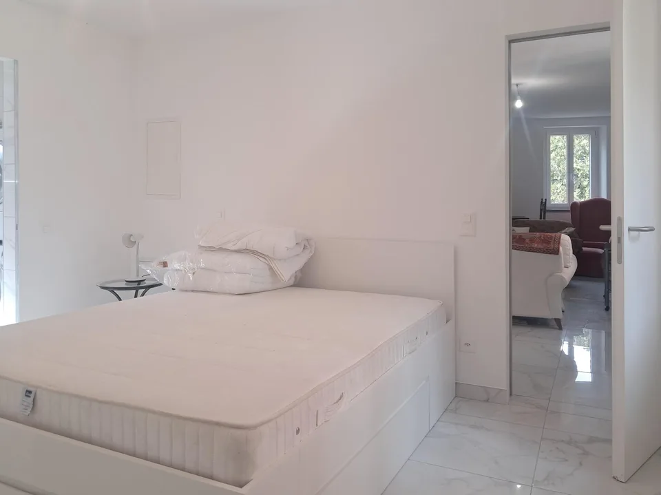 Moderno appartamento arredato di 2.5 locali a due passi dal lago